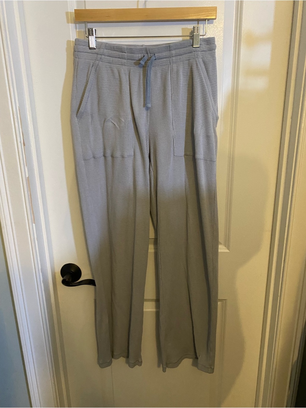 TNA Aritzia Waffle Knit Drawstring Lounge Pants